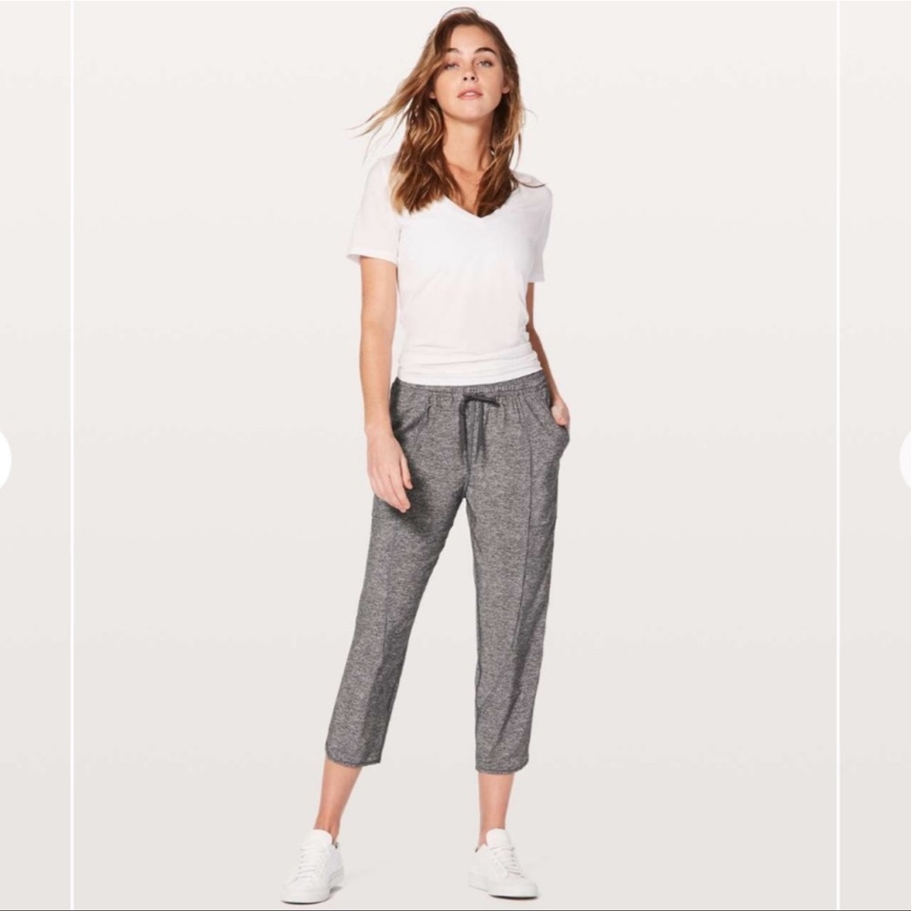 LULULEMON - Final Play crop pants black white print  - 6